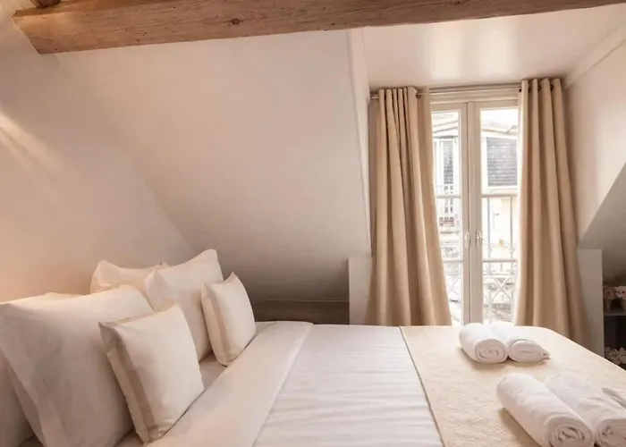 Place Des Vosges Апартаменты *