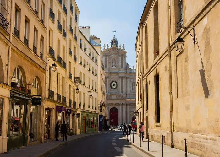 Апартаменты Place Des Vosges *